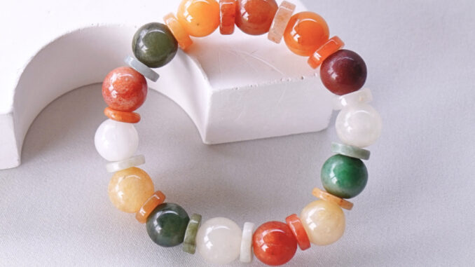 JADE หยกพม่าแท้ คั่นด้วยหยก โทนหลากสี ขนาด 10 มม. by siamonlineshop