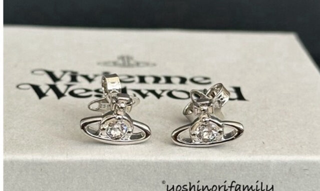 พร้อมส่ง  ต่างหู Vivienne Westwood รุ่น Nano Solitaire Earrings ของแท้
