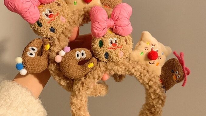 ที่คาดศรีษะ รูปตุ๊กตาคุ๊กกี้น่ารัก พร้อมส่ง