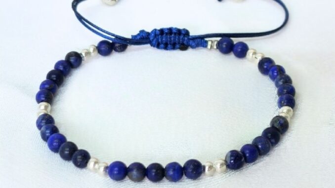 กำไลหินลาพิสลาซูลี Lapis lazuli 4 mm. เสริมสร้างสติปัญญา การเรียน/สอบ ความหยั่งรู้ กำไลหินแท้ กำไลหินเสริมดวง