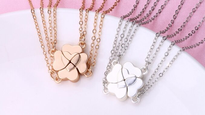 Kuhong 4 ชิ้น / เซต โชคดี สี่ใบโคลเวอร์ สร้อยคอสเตนเลส โซ่ทอง แม่เหล็ก ความรัก จี้หัวใจ โช้คเกอร์ เครื่องประดับ