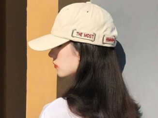 Lovito หมวกสตรี หมวกลำลอง ลายตัวหนังสือ เบสิก สำหรับสตรี LFA03026 (สีแอพริคอท)