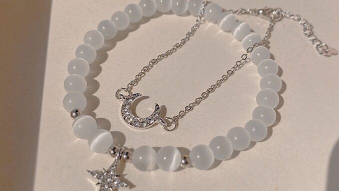 [highbuying] สวยหรู สีชมพู สร้อยข้อมือ สําหรับผู้หญิง น่ารัก ดาว ดวงจันทร์ สร้อยข้อมือ โซ่โลหะ ลูกปัด สร้อยข้อมือ น้องสาว แฟนสาว ของขวัญ ใหม่ พร้อมส่ง