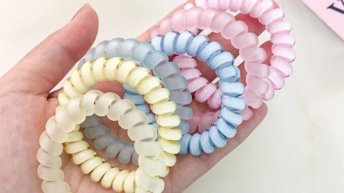 2 ชิ้น ผู้หญิง ใหม่ ยางรัดผม ในการ์ด สีลูกกวาด ใส ฝ้า โทรศัพท์ ลวด ยางรัดผม ที่เรียบง่าย และไร้รอยต่อ สายหนัง เชือกคาดศีรษะ เครื่องประดับผม