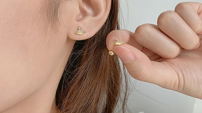 [highbuying] 1 คู่ คริสตัลเพทาย ต่างหูสตั๊ด ดาวเคราะห์ สําหรับผู้หญิง บุคลิกภาพ สกรู ต่างหูกระดูกอ่อน กระดูกอ่อน เกลียว เครื่องประดับใหม่ พร้อมส่ง
