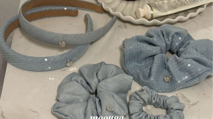 Moouga/handy ที่คาดศีรษะ ผ้ายีน ลดอายุ แบบเรียบง่าย สไตล์ใหม่ สําหรับผู้หญิง