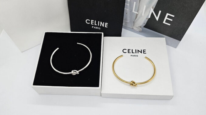 กำไลซีลีน CL Knot extra-thin bracelet in brass กำไลข้อมือซีลีน ผูกปม งานสวยเงามาก ขนาดฟรีไซส์ ปรับได้เองตามความสะดวก กำไลซีลีน CL Knot extra-thin bracelet in brass กำไลข้อมือซีลีน ผูกปม งานสวยเงามาก ขนาดฟรีไซส์ ปรับได้เองตามความสะดวก