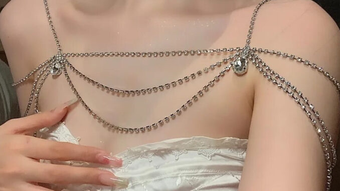 พร้อมส่ง ꙳.☽⋆ สร้อยคริสตัล คล้องไหล่   ꙳.☽⋆  ใส่ทับเกาะอกคือหรูหรา