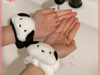 Purelove> สายรัดข้อมือ ลายการ์ตูน ใช้ซ้ําได้ ซับเหงื่อ ยืดหยุ่น สําหรับล้างหน้า 1 คู่