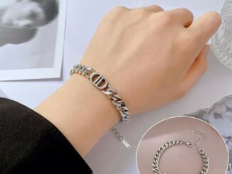 สายรัดข้อมือ DD ทันสมัย ​​ทำจากเหล็กไทเทเนียมและจะไม่ซีดจาง ชุดสร้อยคอเข้าชุด. ซีรี่ส์สร้อยข้อมือชนิดเดียวกัน