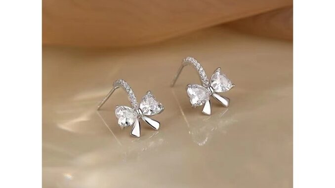 391-Sterling Silver Bow Earrings ต่างหูรูปโบว์ ประดับเพชร CZ ก้านเงิน 92.5