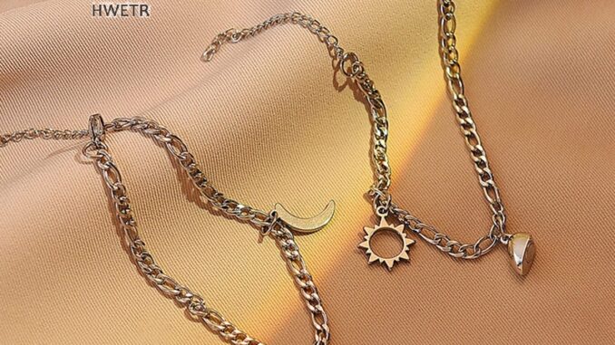 Hwetr สร้อยข้อมือสเตนเลส แม่เหล็ก รูปดวงจันทร์ ดวงอาทิตย์ หัวใจ ไม่ซีดจาง เรียบง่าย สไตล์ฮิปฮอป สําหรับคู่รัก แฟนสาว เครื่องประดับมือใหม่ 2 ชิ้น Hwetr สร้อยข้อมือสเตนเลส แม่เหล็ก รูปดวงจันทร์ ดวงอาทิตย์ หัวใจ ไม่ซีดจาง เรียบง่าย สไตล์ฮิปฮอป สําหรับคู่รัก แฟนสาว เครื่องประดับมือใหม่ 2 ชิ้น