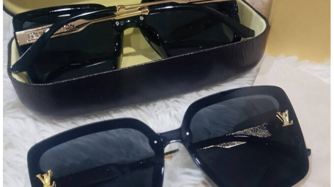 แว่น LV ทรงเหลี่ยม!! รุ่นนี้ปั้ม เลเซอร์ LV ทุกจุดดด ตัวแว่นวัสดุพลาสติก PU แว่น LV ทรงเหลี่ยม!! รุ่นนี้ปั้ม เลเซอร์ LV ทุกจุดดด ตัวแว่นวัสดุพลาสติก PU