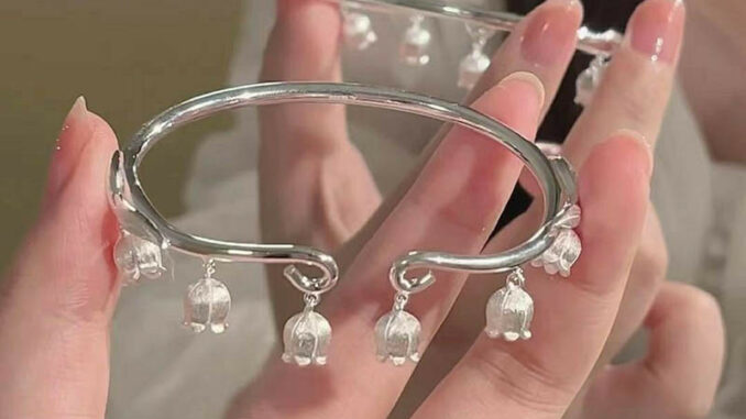ใหม่ สร้อยข้อมือแฟชั่น สไตล์จีนโบราณ ลาย Lily of the Valley ใหม่ สร้อยข้อมือแฟชั่น สไตล์จีนโบราณ ลาย Lily of the Valley