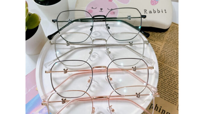 [ รหัส AB53 ] รุ่นขามิกกี้ ทรงเหลี่ยมเล็ก แว่นตากรองแสง กันแดด ช่วยถนอมสายตา ขนาด 49-18-147
