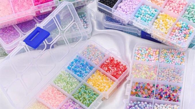 ชุดลูกปัดแก้ว ขนาดเล็ก 10 ช่อง สําหรับทําสร้อยข้อมือ สร้อยคอ แหวน งานฝีมือ DIY ชุดลูกปัดแก้ว ขนาดเล็ก 10 ช่อง สําหรับทําสร้อยข้อมือ สร้อยคอ แหวน งานฝีมือ DIY