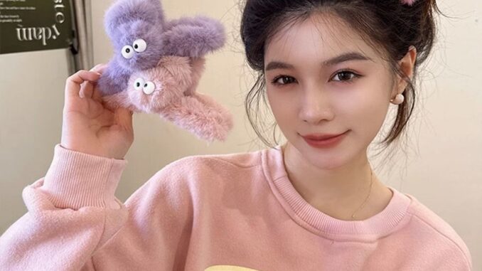 กิ๊บติดผม รูปตุ๊กตาฉลามน่ารัก ระดับไฮเอนด์ กิ๊บติดผม รูปตุ๊กตาฉลามน่ารัก ระดับไฮเอนด์