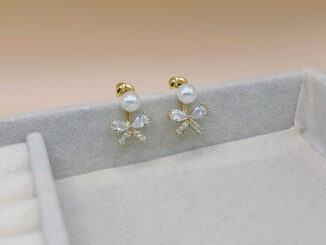 crystal bow earrings ต่างหูมุกจี้โบว์เพทาย