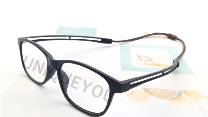 UniqueYou แว่นสายตายาว เลนส์ชัดน้ำหนักเบา คุณภาพอย่างดี แถมผ้าและถุงผ้า 18203 Brown. UniqueYou แว่นสายตายาว เลนส์ชัดน้ำหนักเบา คุณภาพอย่างดี แถมผ้าและถุงผ้า 18203 Brown.