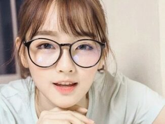 แว่นสายตายาว กรองแสง มองได้ทั้งใกล้ และมองไกล เลนส์โปรเกรสซีฟ ไร้รอยต่อ (กรองแสงสีฟ้าBLUE Block)