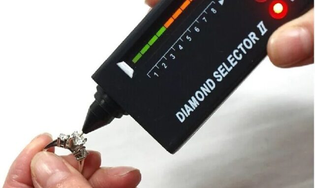 พร้อมส่งทดสอบก่อนส่ง เครื่องจี้เพชรเครื่องตรวจเพชรแท้ แยกเพชรปลอม  Diamond Selector 2 Diamond Tester เครื่องตรวจเพชรสีดำ