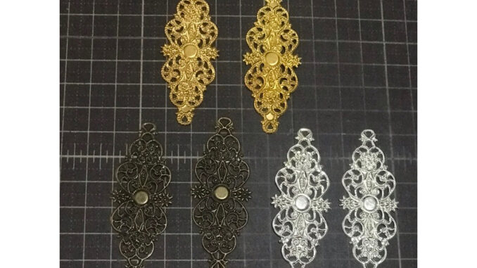 KHMรหัส51แผ่นโลหะฉลุขนาด 2.5*6.3ซม.  2 ชิ้น 12 บาท