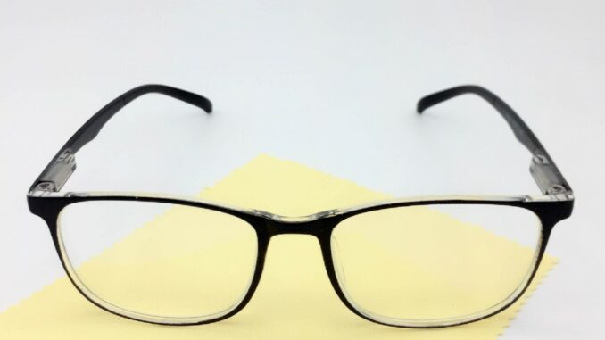 UniqueYou แว่นสายตาสั้น กรอบแว่นสายตา พร้อมเลนส์สายตาแถมซองผ้าใส่แว่น 6801t-white UniqueYou แว่นสายตาสั้น กรอบแว่นสายตา พร้อมเลนส์สายตาแถมซองผ้าใส่แว่น 6801t-white