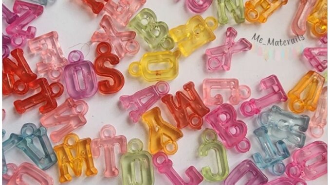 จี้ตัวอักษร ABC - Z คละสี แพค 100 ชิ้น จี้ตัวอักษร ABC - Z คละสี แพค 100 ชิ้น