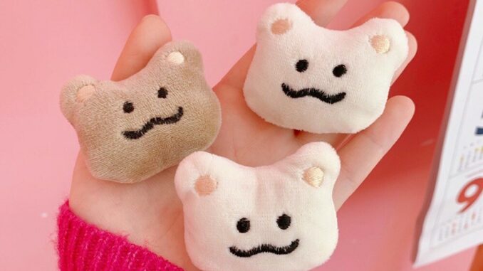 เข็มกลัดน้องหมีน่ารักๆ ขนาด 5 ซม. พร้อมส่งนะคะ เข็มกลัดน้องหมีน่ารักๆ ขนาด 5 ซม. พร้อมส่งนะคะ