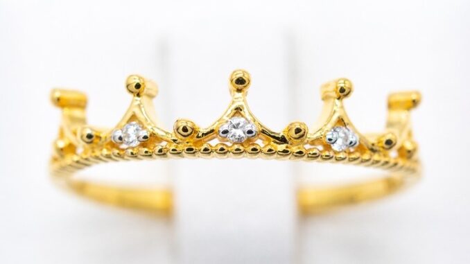 Happy jewelry แหวนมงกุฎ สวยๆ เลิศๆ แฝงไปด้วยความน่ารัก แหวนเพชร แหวนทองเพชรแท้ ทองแท้ 37.5% ME754