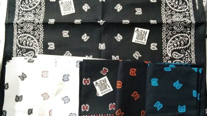ผ้าเช็ดหน้าลายลูกน้ำ Bandana  (มีทุกสีที่ลงรูปเอาสีอื่นเพิ่มทักแชท) ผ้าโผกผม ผ้าคอตตอล100%(รับประกันสีไม่ตก)