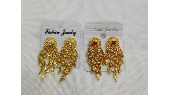 ต่างหูแม่หญิงการะเกดแบบระย้า ประดับพลอย มีหลายสี