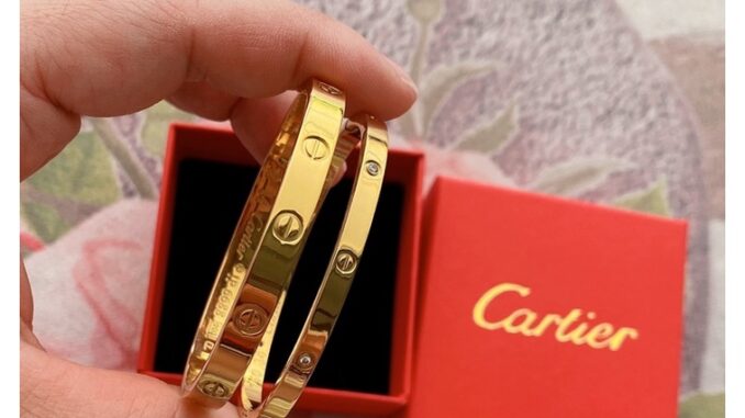 พร้อมส่งกำไลเล็ก14ซม กำไลข้อมือสลักน๊อต 1:1 สแตนเลสเคลือบ18ทองK