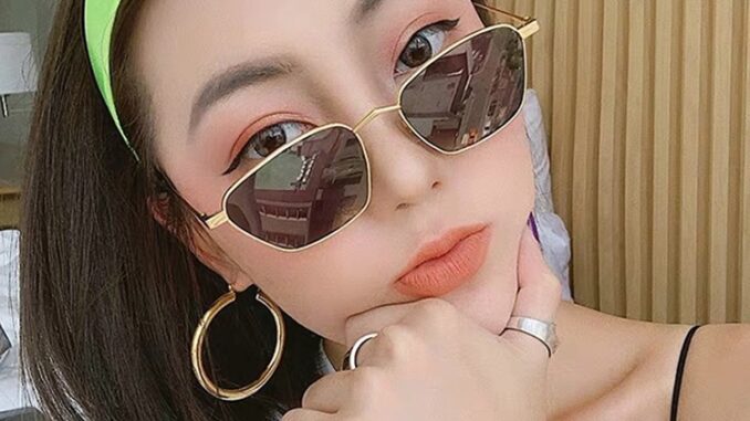 แว่นตากันแดดสําหรับสตรีกรอบโลหะขนาดเล็กทรงสี่เหลี่ยมหรูหราป้องกัน Uv400 สไตล์วินเทจ 2021 แว่นตากันแดดสําหรับสตรีกรอบโลหะขนาดเล็กทรงสี่เหลี่ยมหรูหราป้องกัน Uv400 สไตล์วินเทจ 2021