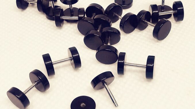 จิว ต่างหู Dumbbell 1 คู่ มีของพร้อมส่ง พลาสติก