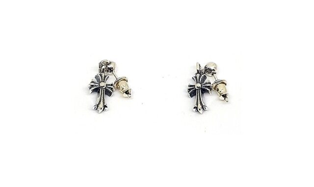 ต่างหูแฟชั่น Cross Fat Drop Earring Chrome Hearts ต่างหูแฟชั่น Cross Fat Drop Earring Chrome Hearts