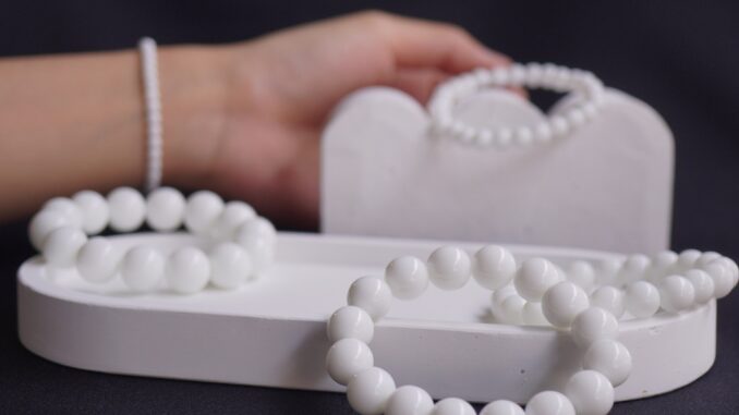OPAL หินโอปอลสีขาว เลือกขนาดเม็ดหินได้ ( 4/6/8/10/12 มม. ) หินมงคล หินแห่งความปรารถนา by siamonilneshop OPAL หินโอปอลสีขาว เลือกขนาดเม็ดหินได้ ( 4/6/8/10/12 มม. ) หินมงคล หินแห่งความปรารถนา by siamonilneshop