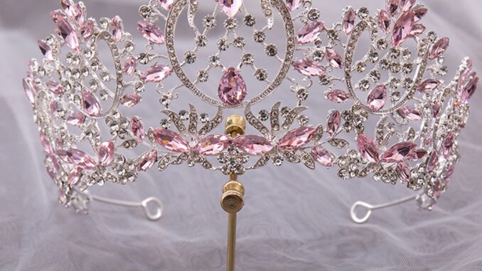 มงกุฎแต่งงาน Rhinestone และ Tiaras เครื่องแต่งกายอุปกรณ์ผมปาร์ตี้เจ้าหญิง Headbands สําหรับอุปกรณ์ผมสาว มงกุฎแต่งงาน Rhinestone และ Tiaras เครื่องแต่งกายอุปกรณ์ผมปาร์ตี้เจ้าหญิง Headbands สําหรับอุปกรณ์ผมสาว