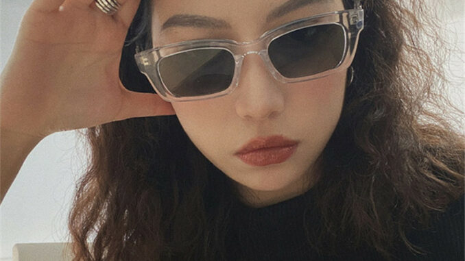 แว่นตากันแดดแฟชั่นสําหรับผู้ชายผู้หญิง Unisex เซ็กซี่มีสีสันป้องกัน Uv400 สไตล์วินเทจ