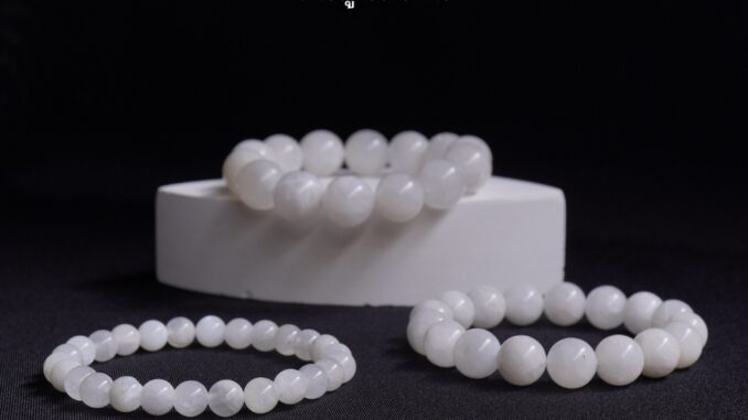 Moonstone หินมูนสโตน เกรดพรีเมี่ยม เลือกขนาดเม็ดหินได้ (6-12 มม.) สร้อยข้อมือหินแท้ by siamonlineshop Moonstone หินมูนสโตน เกรดพรีเมี่ยม เลือกขนาดเม็ดหินได้ (6-12 มม.) สร้อยข้อมือหินแท้ by siamonlineshop