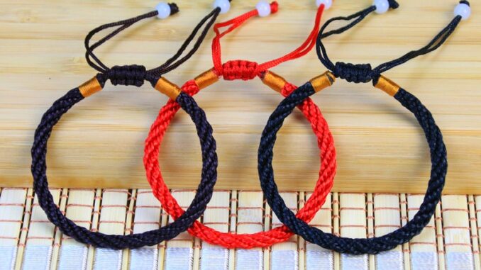 คนรักสมบัติสร้อยข้อมือเชือกถักสีแดงวันหยุดเหตุการณ์สร้อยข้อมือของขวัญปีใหม่สตริงมือเครื่องประดับโอนสายสีแดง