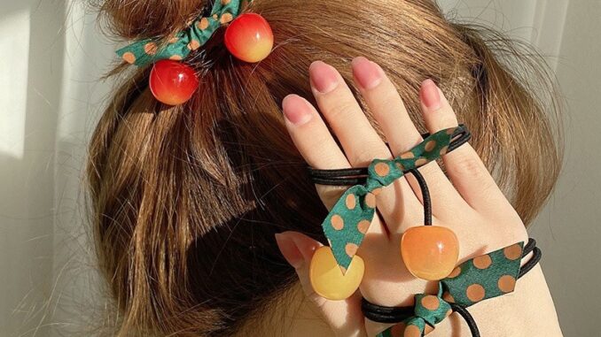 [ZOMI] เกาหลีรุ่น ins แหวนผมเชอร์รี่อารมณ์โบว์ยางรัดหญิงผูกเชือกหนังกรณีหางม้าง่าย