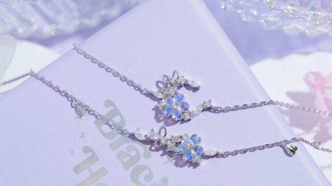 ลด 200.- ใส่โค้ด 30WOW44  สร้อยข้อมือเงินแท้ Blossom   ส่งฟรี EMS !