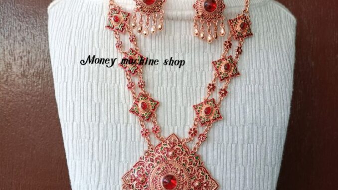 สร้อยคอพร้อมต่างหู เครื่องประดับชุดไทยเป็นชุด สีนากลายลงยา