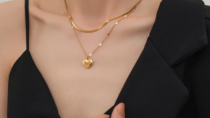 สร้อยคอโซ่เหล็กไทเทเนียม ทอง 18k จี้รูปหัวใจ และงู สวยหรู
