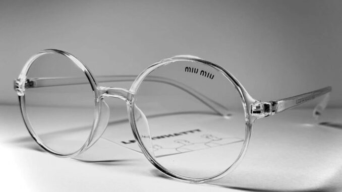 Miu Miu (ไม่มีไดออปเตอร์) แว่นตา สไตล์เกาหลี Miu Miu (ไม่มีไดออปเตอร์) แว่นตา สไตล์เกาหลี