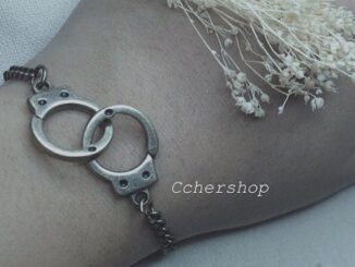 สร้อยข้อมือ รูปกุญแจมือ สีทองเหลืองรมดำ กำไลแฟชั่น