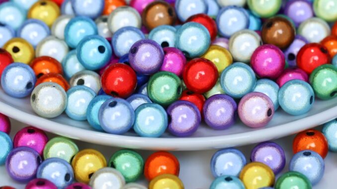 4-6mm ลูกปัดสะท้อนแสง เลเซอร์จำลองไข่มุก ลูกปัดมุก เรืองแสง 50 ชิ้น/แพ็ค