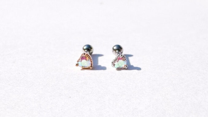 จิวต่างหูเกาหลี Morethanpiercing: A132 Tiny heart จิวต่างหูเกาหลี Morethanpiercing: A132 Tiny heart