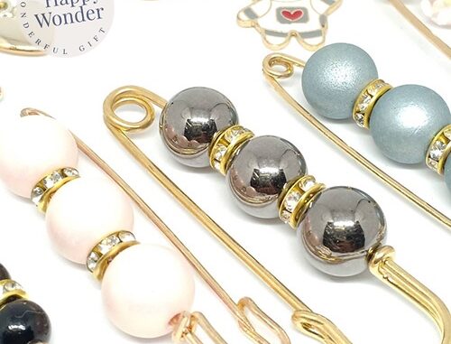 32 แบบ เข็มกลัด  ประดับเพชร มุก สีทอง สีเงิน  ปรับเอวกางเกง ชุดที่ 1